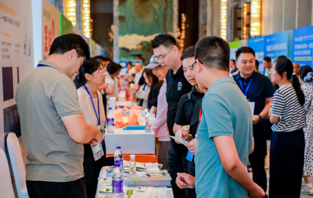 2025 New Food Power Conference: Associate Professor Haidan Explains Fermented Vinegar Powder Application in Detail; Weichuang Wins “Quality Supplier” Title
